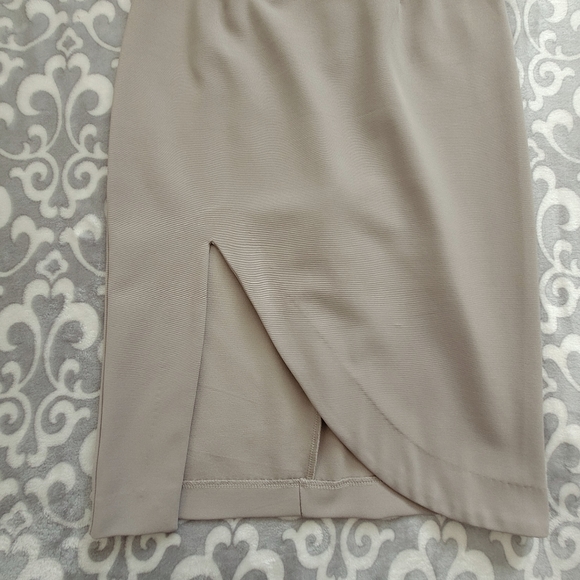 Dynamite Medi Skirt with front slit, Taupe, Medium - Picture 3 of 9
